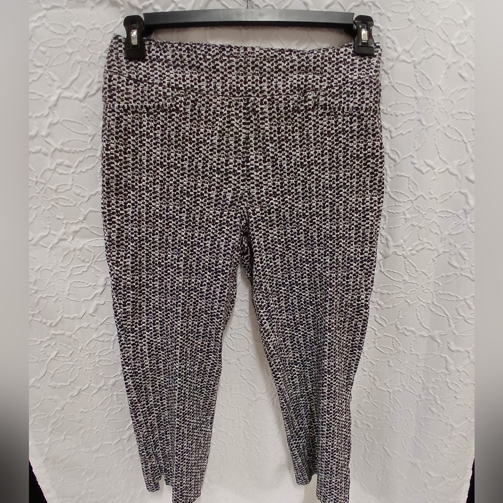 Chic Black and White Patterned Pants